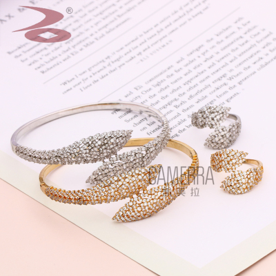 Ear of Rice-Shaped Design Gold Silver Kind Color Best Seller in Europe and America Classic Bracelet with Similar Design Ring, to Be Given to a