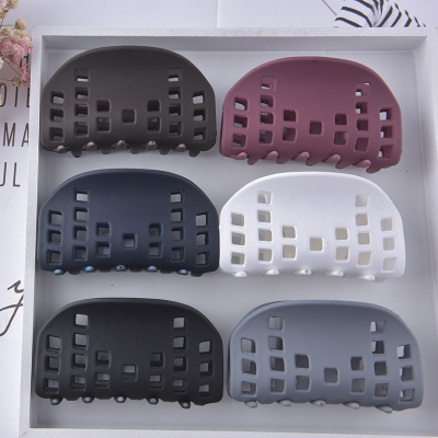 Manufacturer direct large plastic hairpin new plain color environmental protection 8CM square large clip adult bath tray hairpin