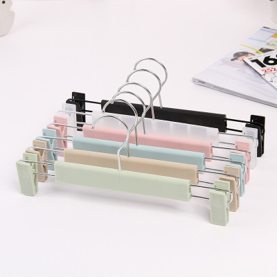 Popular Factory Direct Sales Non-Slip Color Plastic Frosted Clothes Hanger Pant Rack Wholesale Retractable Trouser Press