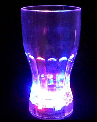 The factory specializes in producing cola glasses, water glasses, big Coke, LED light glasses and flash glasses