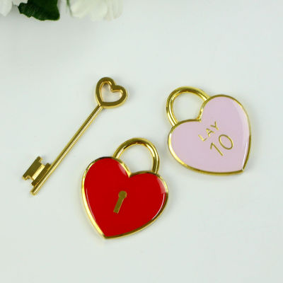 Manufacturers Produce Metal Keychains Gift Paint Key Chain Creative Key Chain Can Be Set