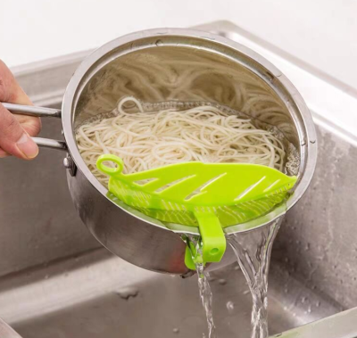 Kitchen Multi-Functional Leaf-Shaped Rice Draining Board Fruit and Vegetable Noodles Plastic Filter Baffle Rice Washing Machine