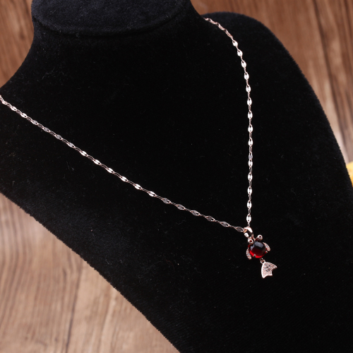 10 Yuan Store Ornament Online Influencer Necklace Red Garnet Goldfish Clavicle Chain Plated 18K Gold Rose Gold