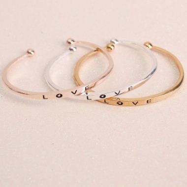 Simple and Generous Couple's Environmental Protection Material Bracelet Simple Opening Love Bracelet Female Yiwu Jewelry Wholesale