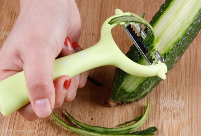 Kitchen Multi-Functional Potato Fruit Peeling Knife