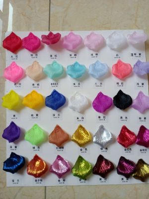 [Factory Direct Sales] Artificial Rose Petals Wholesale, 100 Pieces Per Pack Color Full Price Excellent Silk Cloth Material