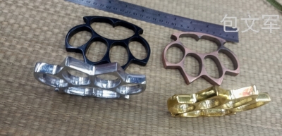 Wholesale and Retail High-End Authentic Outdoor Products Monster Finger Holder, Brass Knuckle, Brass Knuckles