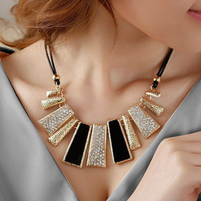 European and American Big Brand Exaggerated Beautiful Geometric Leather Rope Rhinestone Drip Necklace Necklace Taobao AliExpress Wholesale