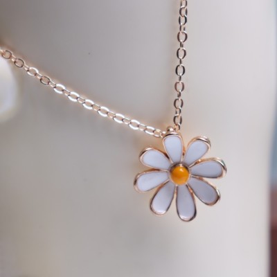 Daisy Flower Necklace Korean Style Fresh Sunflower Chrysanthemum Collarbone Necklace Pendant Women's Necklace Jewelry Wholesale
