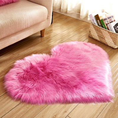 2020 Popular Home Textile Multi-Functional Plush Living Room Heart-Shaped Carpet Non-Slip Floor Mat Cute Girly Style