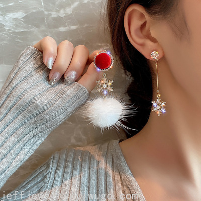 Autumn and Winter Snowflake Fur Ball Earrings 2020 New Trendy to Make round Face Thin-Looked Earrings Female Temperament Long Silver Pin Earrings