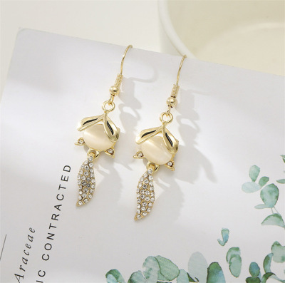 Elegant Long Cat's Eye Earrings Personal Cute Funny Earrings for Women Simple and Thin Face Earrings