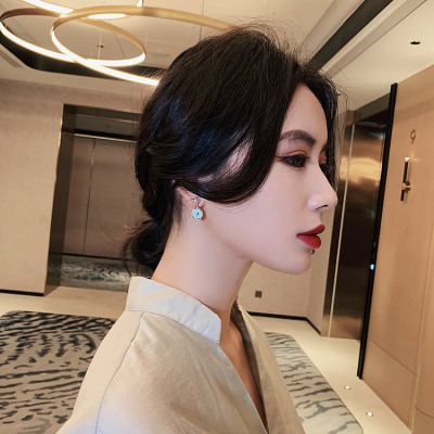 2020 New Wholesale High Sense Retro Baroque Dignified Rhinestone Shell Earrings S925 Sterling Silver Stud Earrings