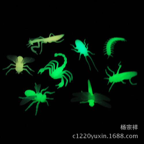 direct supply， new exotic luminous plastic simulation insect toy cartoon fashion luminous toy