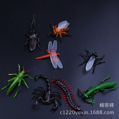 Manufacturers Supply 8 Sets of Plastic Spray-Painted Insect Toys Wholesale