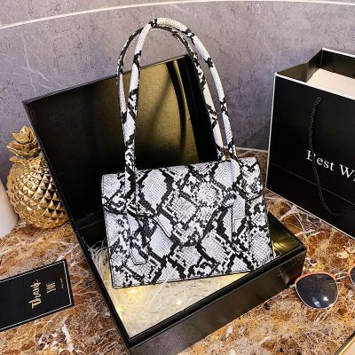 Advanced Texture Snakeskin Pattern Western Style Women's Underarm Bag Shoulder Bag Small Handbag Spring and Summer New Fashion Kelly Bag