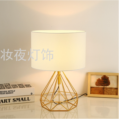 Cross-Border Hot Selling Wrought Iron Simple Diamond Table Lamp Living Room Bedroom Bedside Study Hollow Design 