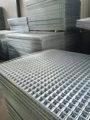 Factory Direct Sales Galvanized Mesh Building Mesh Welding Mesh Wholesale REEDRLON