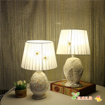 European-Style Household Bedside Lamp Wedding Room and Bedroom Table Lamp Simple Ceramic Light Luxury Living Room 