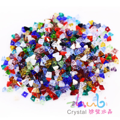 Factory Direct Supply 4-10mm Diamond Tip Triangle Beads Three-Dimensional Glass Scattered Beads DIY Ornament Accessories Crystal Beads