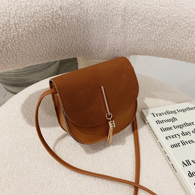 Small Bag Women's Messenger Bag New Fashion Semicircle Retro Saddle Bag Versatile Ins High-Grade Western Style Shoulder Bag