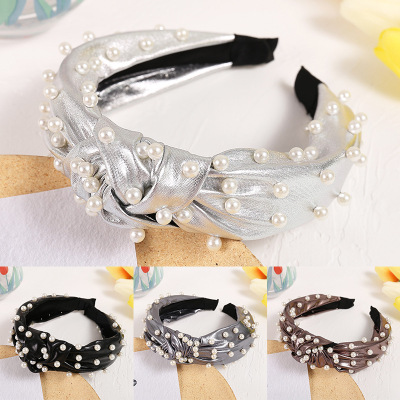 Factory Wholesale New Pearl Knotted Hair Hoop Simple Fashion in Europe and America Glossy Hair Fixer Beaded Headband Online Influencer Headdress