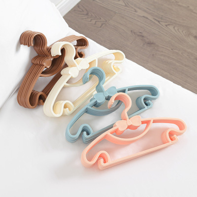 Children's Clothes Hanger Children's Clothes Hanger Household Baby Clothes Hanger Floor Plastic Children Clothes Support Baby