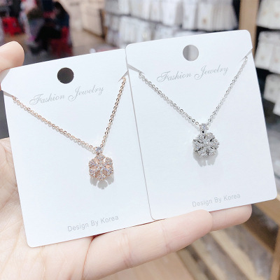 Xiaohongshu Same Style Rotatable Snowflake Necklace Austrian Crystal Snowflake Pendant Female Clavicle Chain Necklace Wholesale