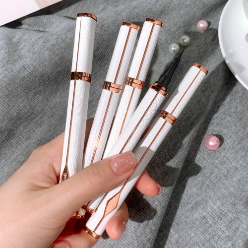 GECOMO Lambskin Eyeliner Ultra-Fine Waterproof Sweat-Proof Not Easy to Smudge Quick-Drying Newbie Beginner Brush Head