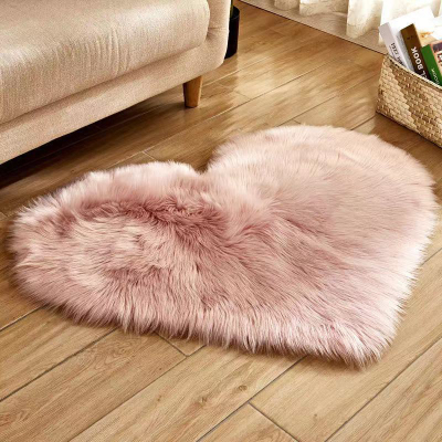 Love plush carpet, girl heart, heart-shaped carpet, sofa cushion,