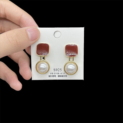 Pearl Earrings Elegant Metal Geometric Contrast Color Red Stud Earring Female Fashion Design Frosty Style Earrings