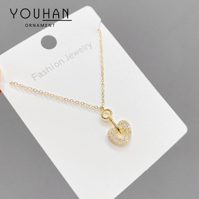 2021 New Trendy Micro-Inlaid Peach Heart Key Lock Necklace for Women Ins Cool Style Light Luxury Design Sense Clavicle Chain Jewelry