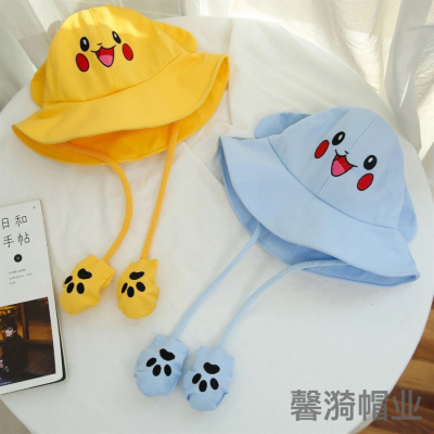In winter, the air bag hat has a complete range of styles, the ear can move, the rabbit ear hat, Cuddle the bear
