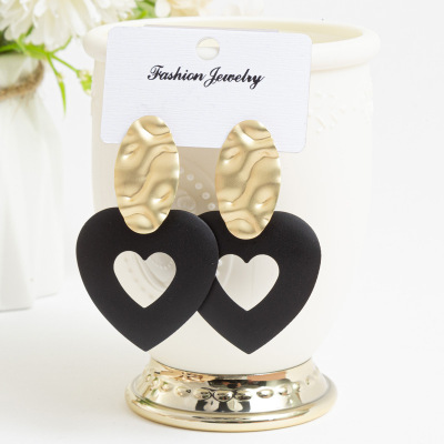 European and American Earrings Black Gold Elegant High Cold Long Heart-Shaped Eardrops Earrings Metal Ornament Geometric Retro Hollow out