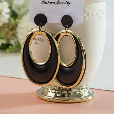 European and American Large Exaggerated Earrings Hollow Retro Black Gold Earrings Women's Fashion Metal Gold Geometric Earrings