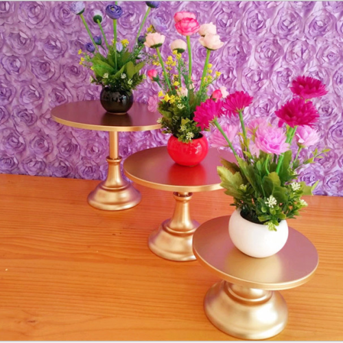 european-style high-leg cake plate