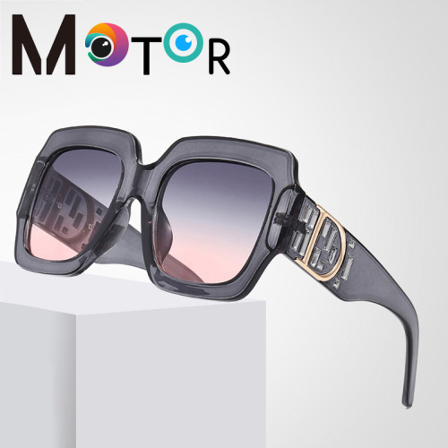 2021 Large Frame Personalized European and American Glasses D Word Diamond Decorative Cross-Border Sunglasses Women‘s Fashion Foreign Trade Sunglasses Wholesale