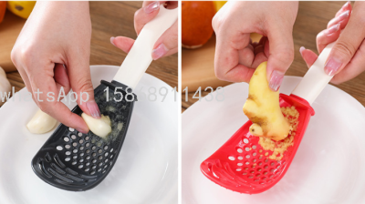 New Grinding Ginger Garlic Spoon Colander Grinding Cooking Spoon Mashing Tool Kitchen Tools Water Filter Spoon Grater