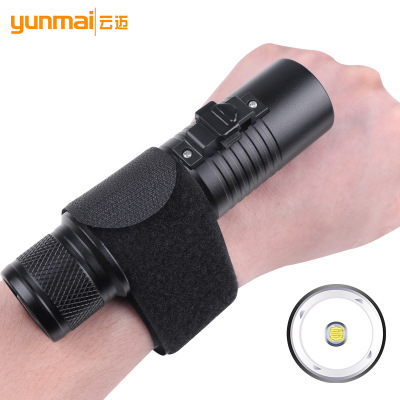 Factory Direct Sales Magnetically Controlled Switch Strap Diving Flashlight T6 Waterproof Power Torch T6 Led Diving