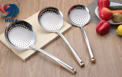 Restaurant Stainless Steel Soup Ladle Perforated Ladle Hot Pot Frying Filter Colander Cooking Soup Spoon Kitchen Utensils Factory Wholesale