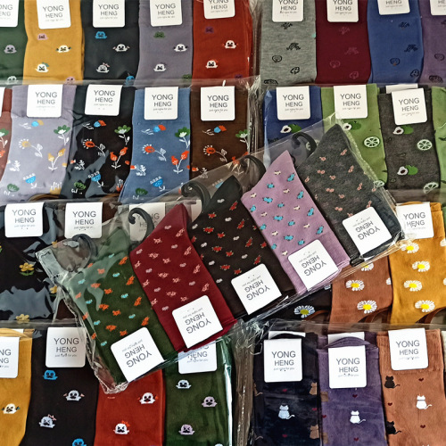 autumn and winter ultra high waist middle-aged and elderly women‘s socks lengthened color cotton women‘s socks grandma mother-in-law loose mouth flower socks stall