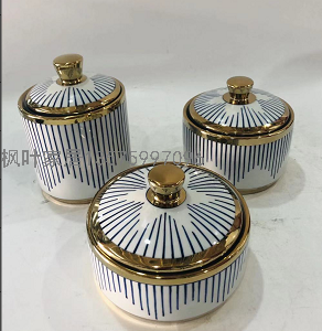 Chinese-Style Light Luxury Ceramic Storage Jar with Lid Decoration Blue and White Porcelain Decorative Jar Large Living Room Wine Cabinet Soft Decoration