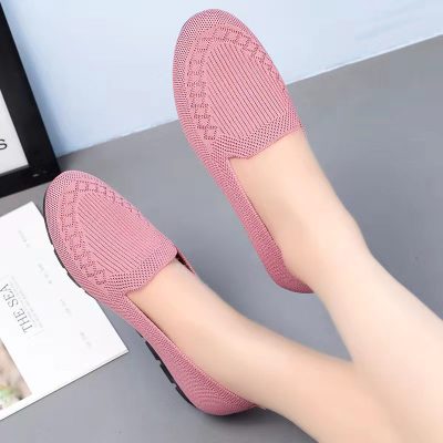 Old Beijing Cloth Shoes Women's Breathable Mesh Spring and Autumn Flying Woven Elderly Lazy Sports Mom Slip-on Shoes