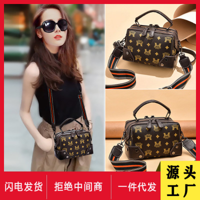 Square Pouch Women's Bag 2021 New Fashion Printing Mesh Red Simple Shoulder Small Messenger Bag Stall 11808