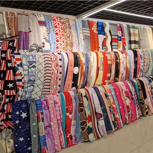 autumn and winter stall night market hot new product flannel blanket flannel nap blanket stall wholesale department store