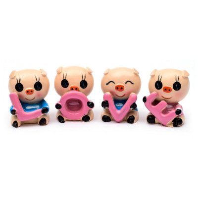Car Piggy Ornaments Cute Cartoon Love Piggy Resin Crafts