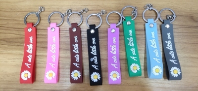 [Accessories] Soft Rubber Small Daisy Flower Keychain Accessories Keychain Hand Strap Hand Strap Accessories Four-Section Chain