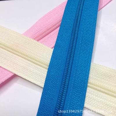 3# Double Needle All Kinds of Colored Home Textiles Nylon Zipper Rolls in Stock a Roll of 360 M/400 Yards Minimum Batch