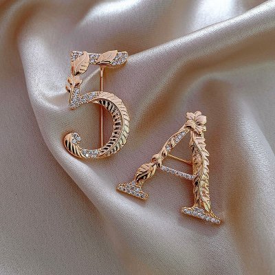 Letter Brooch Women's Cute Wild Japanese and Korean Ins Personalized Pin Brooch 5-Word Anti-Exposure Accessories Fixed Clothes
