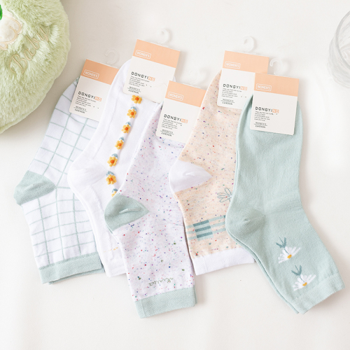 Factory Direct Sales Socks for Women Autumn and Winter Cotton Socks Fresh Design Tube Socks Four Seasons Universal Wholesale Customized